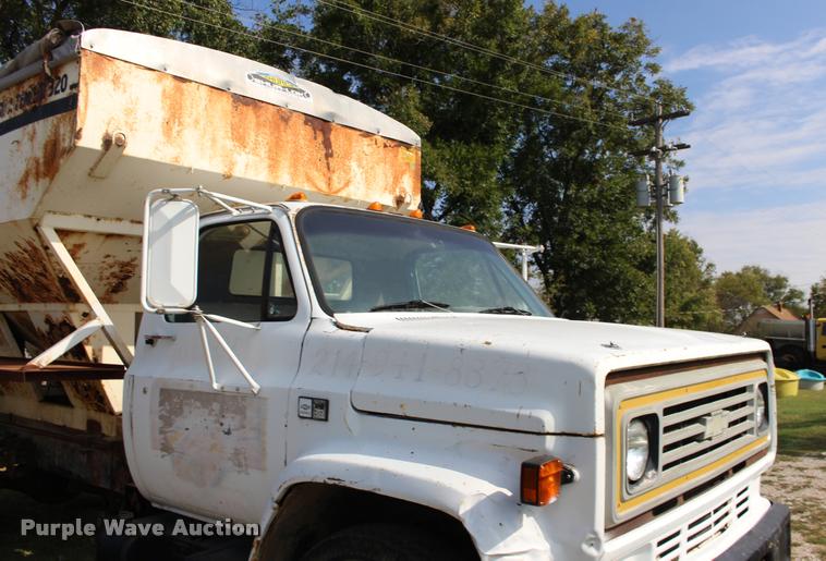 image for item DA4266 1982 Chevrolet C70 tender truck