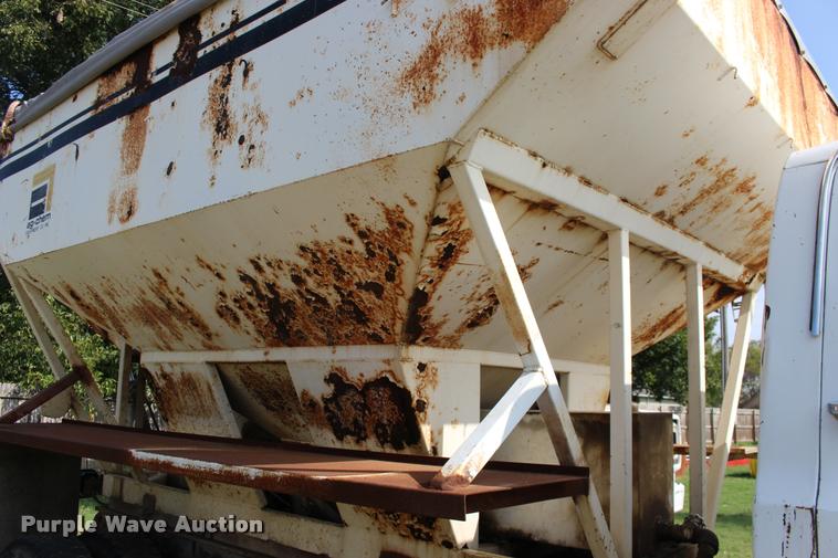 image for item DA4266 1982 Chevrolet C70 tender truck