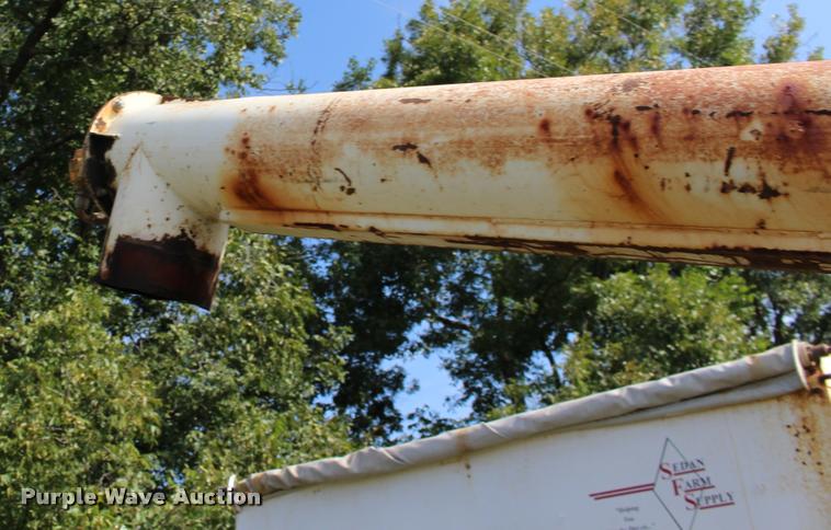 image for item DA4266 1982 Chevrolet C70 tender truck