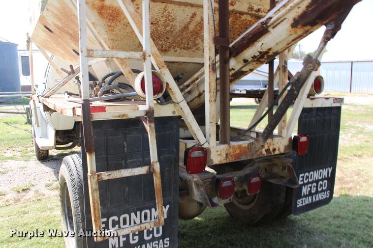 image for item DA4266 1982 Chevrolet C70 tender truck