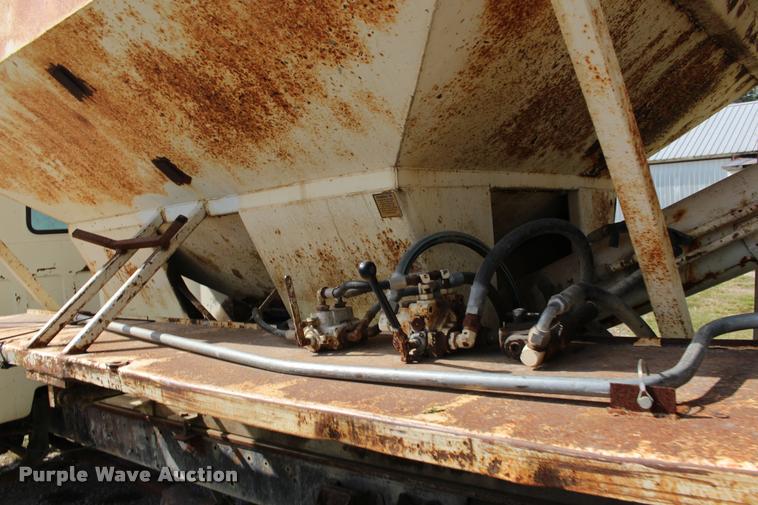 image for item DA4266 1982 Chevrolet C70 tender truck