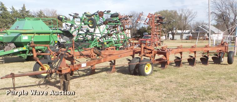 image for item DA5059 International 800 10 bottom plow