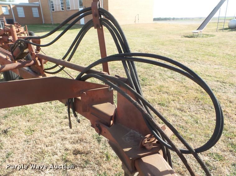 image for item DA5059 International 800 10 bottom plow