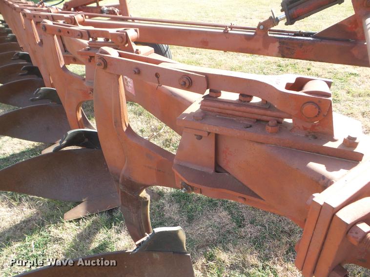 image for item DA5059 International 800 10 bottom plow