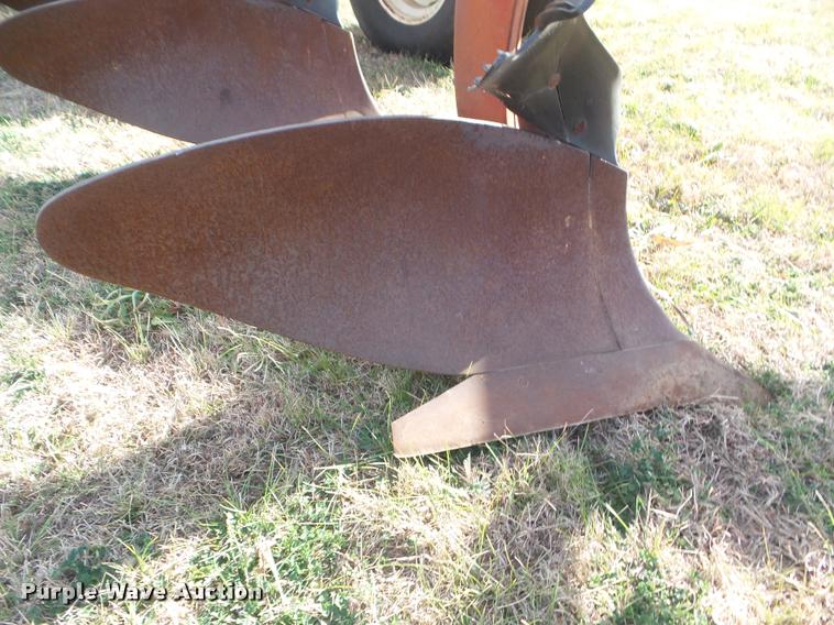 image for item DA5059 International 800 10 bottom plow