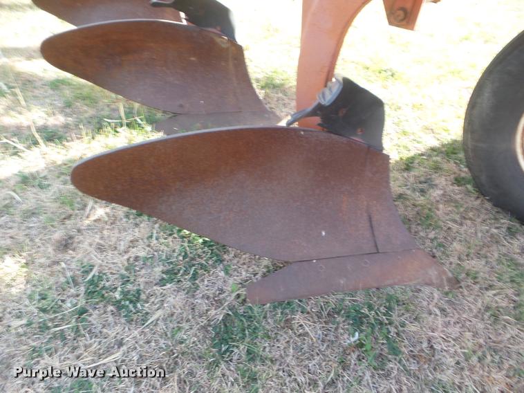 image for item DA5059 International 800 10 bottom plow