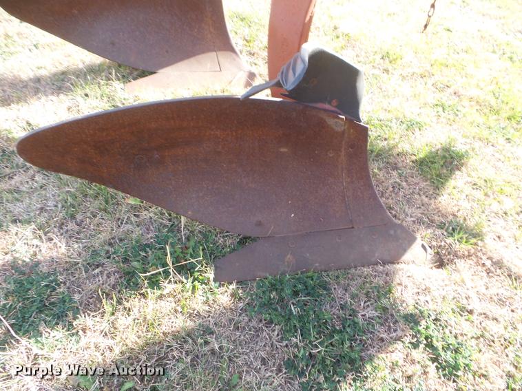 image for item DA5059 International 800 10 bottom plow