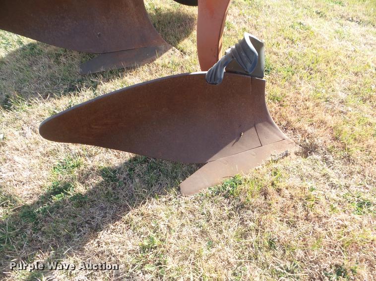 image for item DA5059 International 800 10 bottom plow