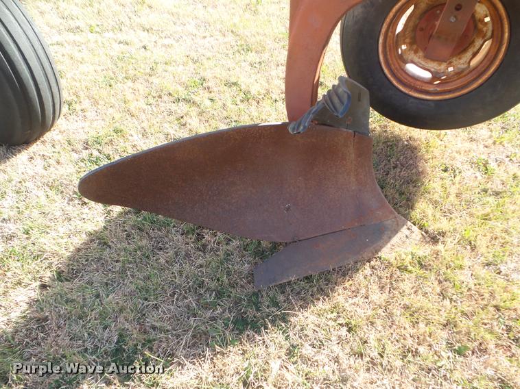 image for item DA5059 International 800 10 bottom plow