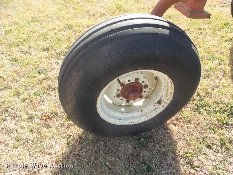 image for item DA5059 International 800 10 bottom plow