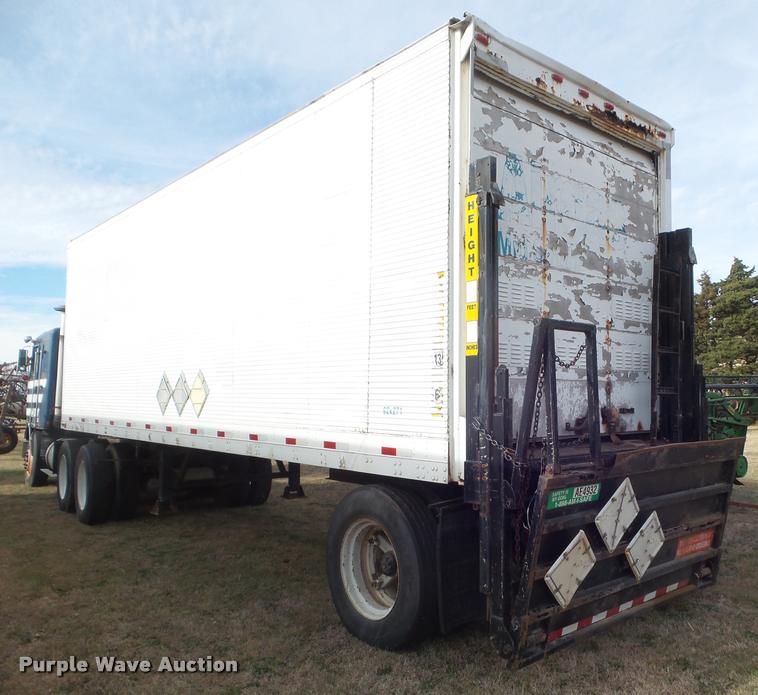 image for item DA5061 1977 Fruehauf FBB8-17-26 dry van trailer