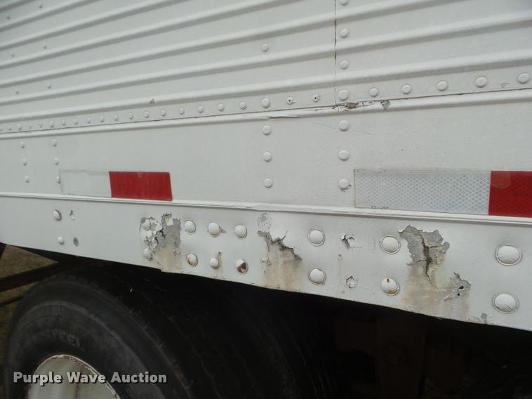 image for item DA5061 1977 Fruehauf FBB8-17-26 dry van trailer