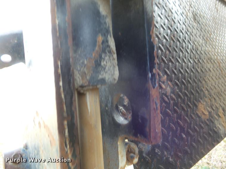 image for item DA5061 1977 Fruehauf FBB8-17-26 dry van trailer