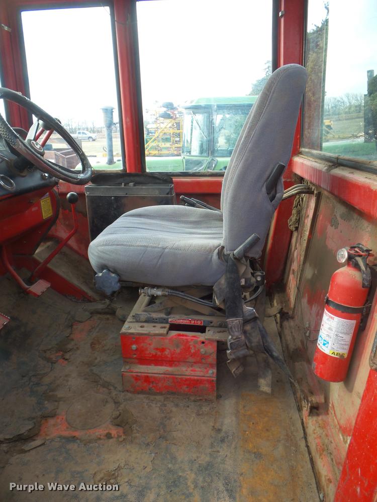 image for item DA5062 1975 Versatile 800 4WD tractor