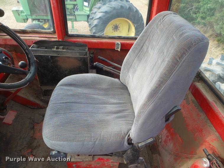 image for item DA5062 1975 Versatile 800 4WD tractor