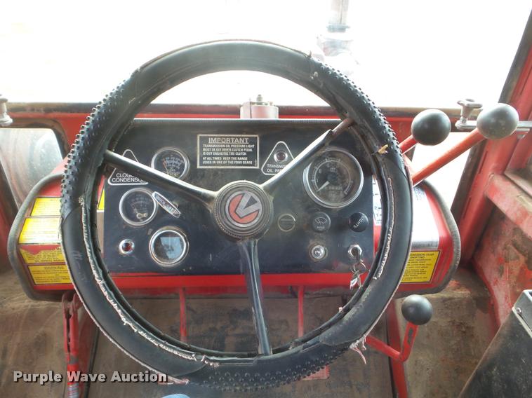 image for item DA5062 1975 Versatile 800 4WD tractor