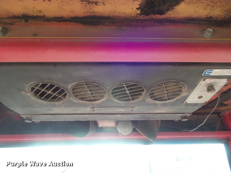 image for item DA5062 1975 Versatile 800 4WD tractor