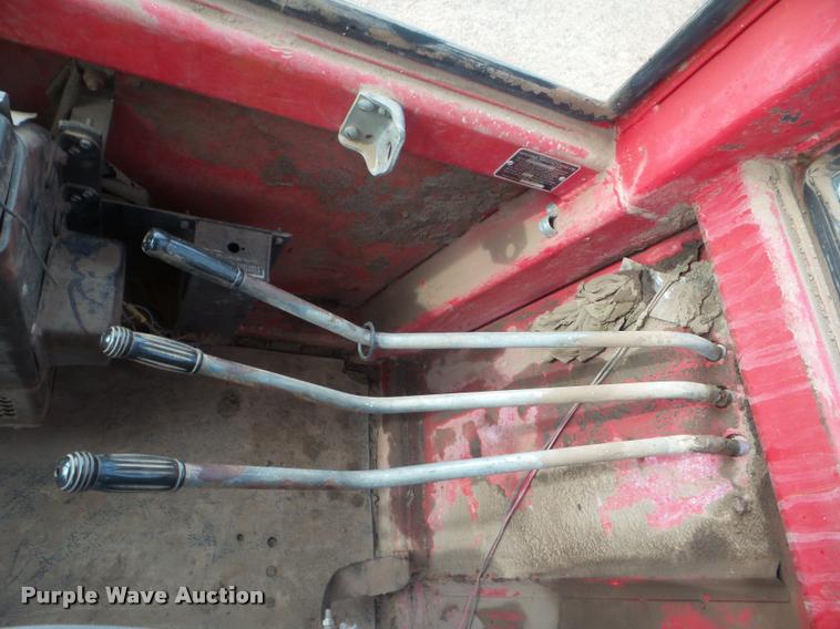 image for item DA5062 1975 Versatile 800 4WD tractor