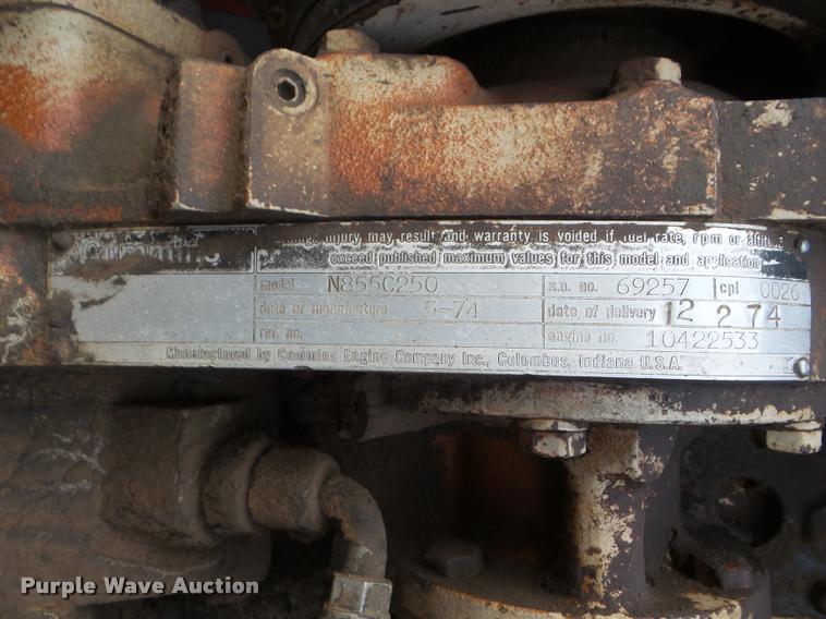 image for item DA5062 1975 Versatile 800 4WD tractor