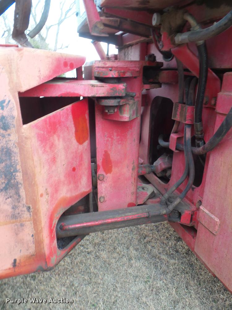 image for item DA5062 1975 Versatile 800 4WD tractor