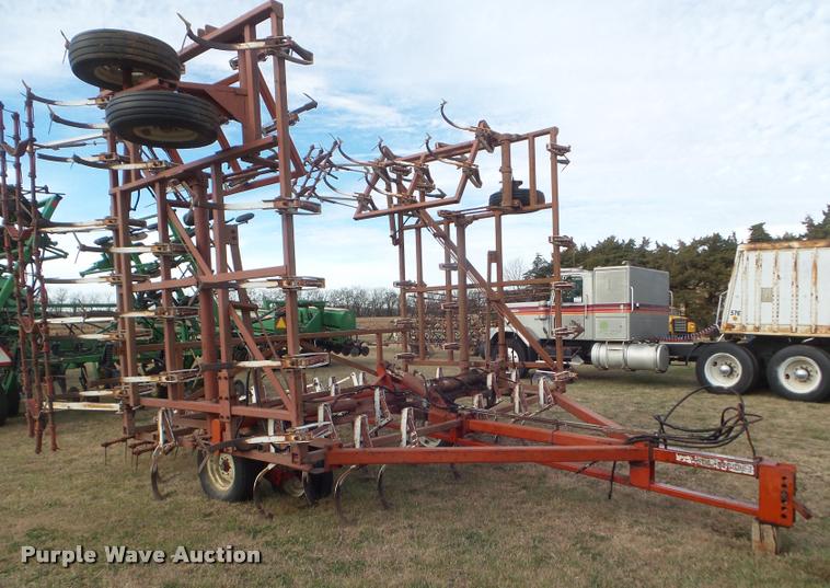 image for item DA5063 Wil-Rich field cultivator