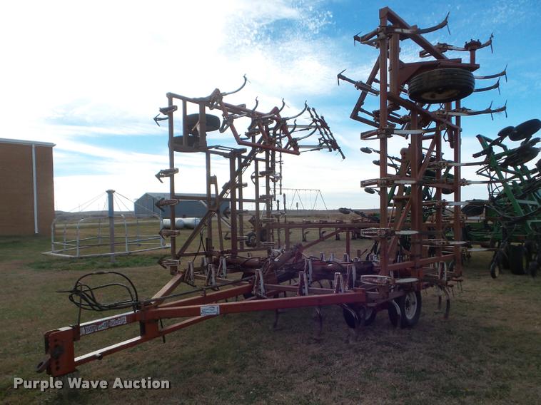 image for item DA5063 Wil-Rich field cultivator