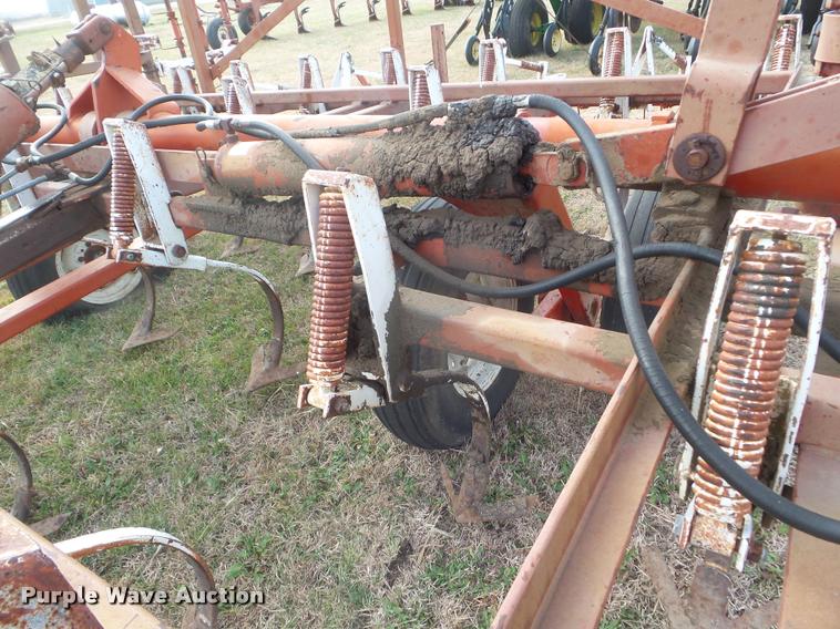 image for item DA5063 Wil-Rich field cultivator