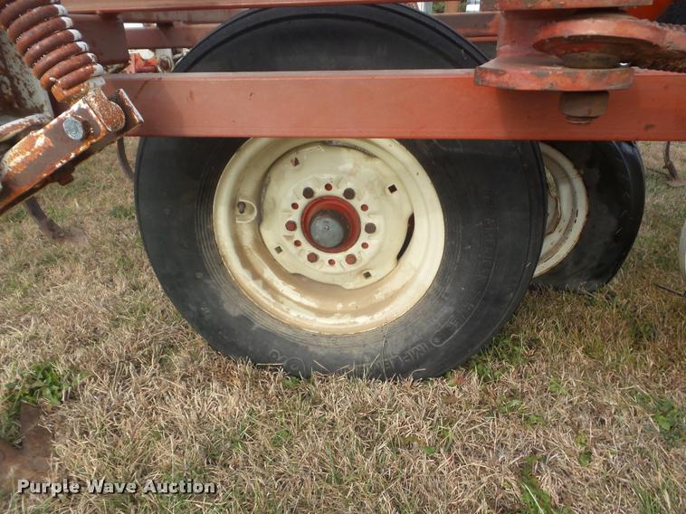 image for item DA5063 Wil-Rich field cultivator