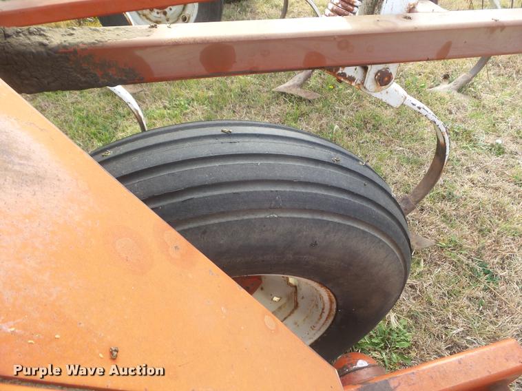 image for item DA5063 Wil-Rich field cultivator