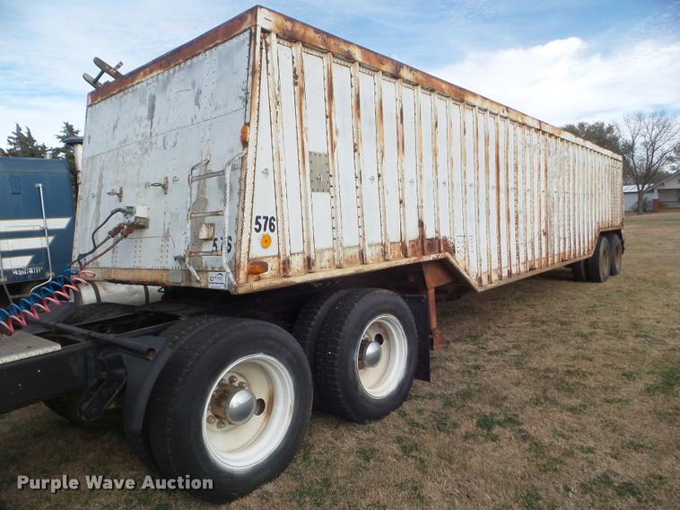 image for item DA5064 1972 Hobbs double hopper grain trailer