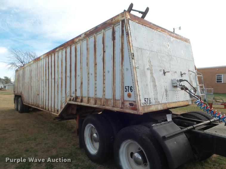 image for item DA5064 1972 Hobbs double hopper grain trailer
