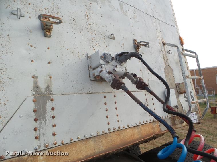 image for item DA5064 1972 Hobbs double hopper grain trailer