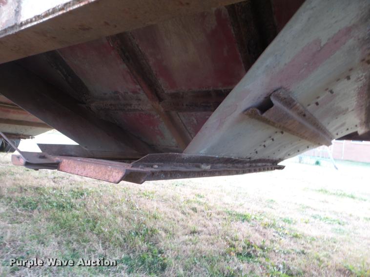 image for item DA5064 1972 Hobbs double hopper grain trailer