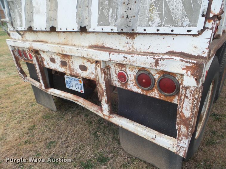 image for item DA5064 1972 Hobbs double hopper grain trailer