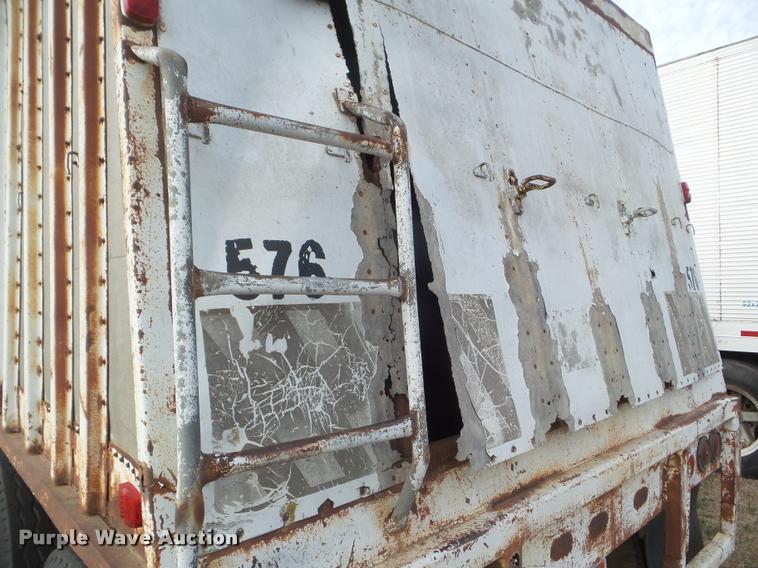 image for item DA5064 1972 Hobbs double hopper grain trailer