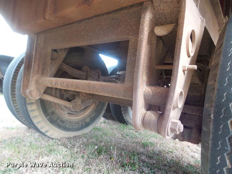 image for item DA5064 1972 Hobbs double hopper grain trailer