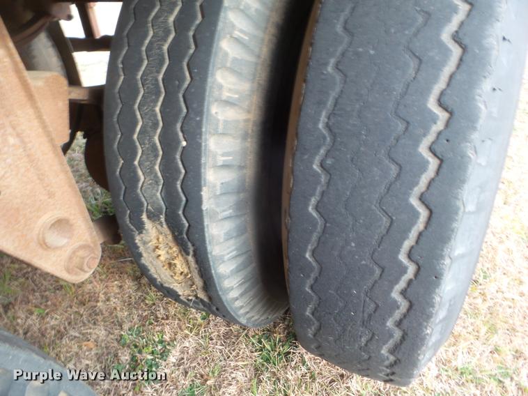 image for item DA5064 1972 Hobbs double hopper grain trailer