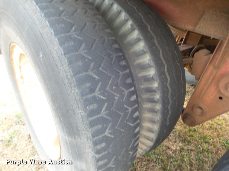 image for item DA5064 1972 Hobbs double hopper grain trailer