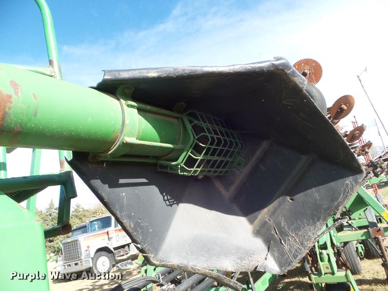 image for item DA5065 John Deere 610 air seeder