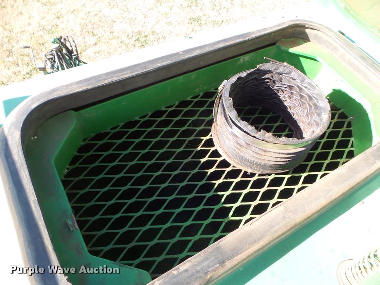 image for item DA5065 John Deere 610 air seeder