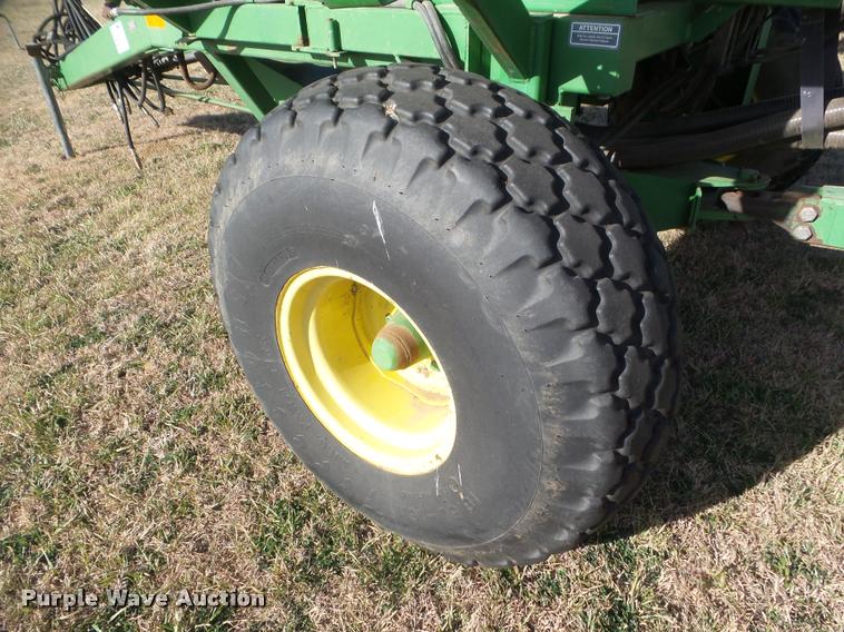 image for item DA5065 John Deere 610 air seeder