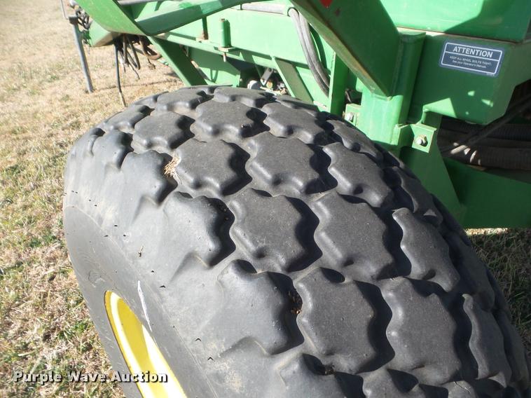 image for item DA5065 John Deere 610 air seeder