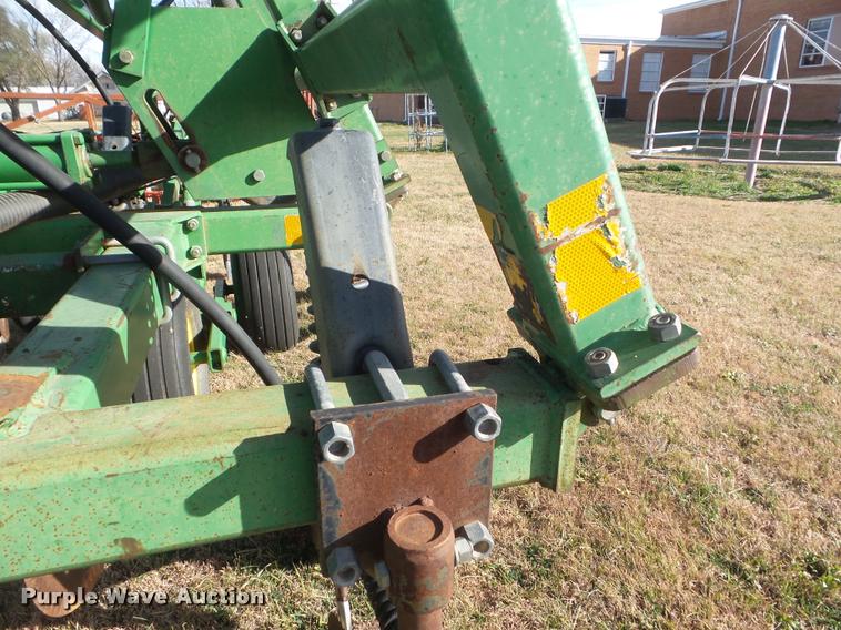 image for item DA5065 John Deere 610 air seeder