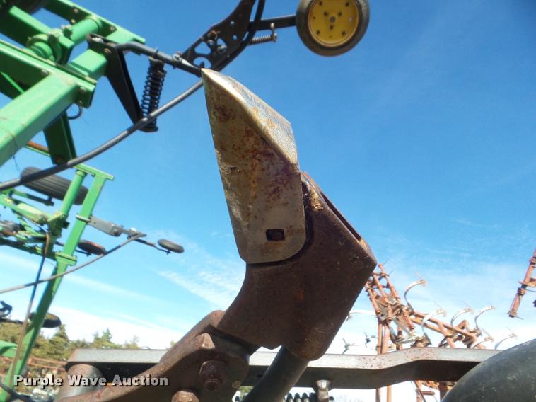 image for item DA5065 John Deere 610 air seeder