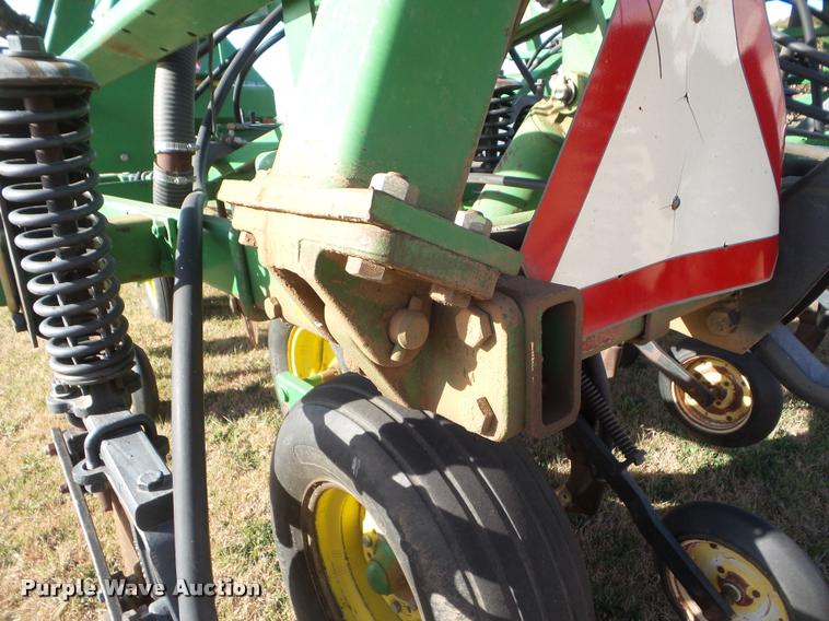image for item DA5065 John Deere 610 air seeder