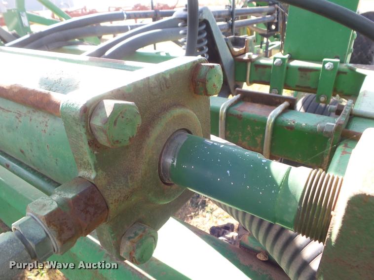 image for item DA5065 John Deere 610 air seeder
