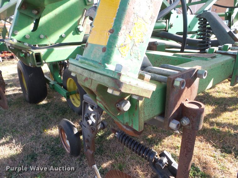 image for item DA5065 John Deere 610 air seeder