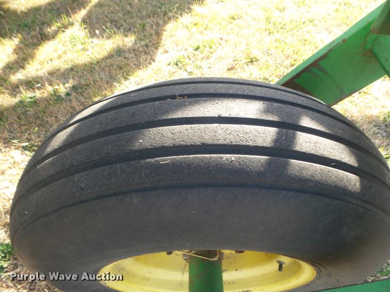 image for item DA5065 John Deere 610 air seeder