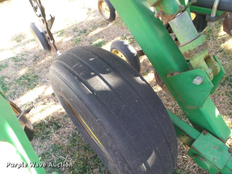 image for item DA5065 John Deere 610 air seeder
