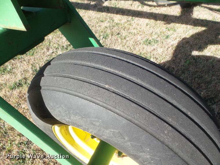 image for item DA5065 John Deere 610 air seeder